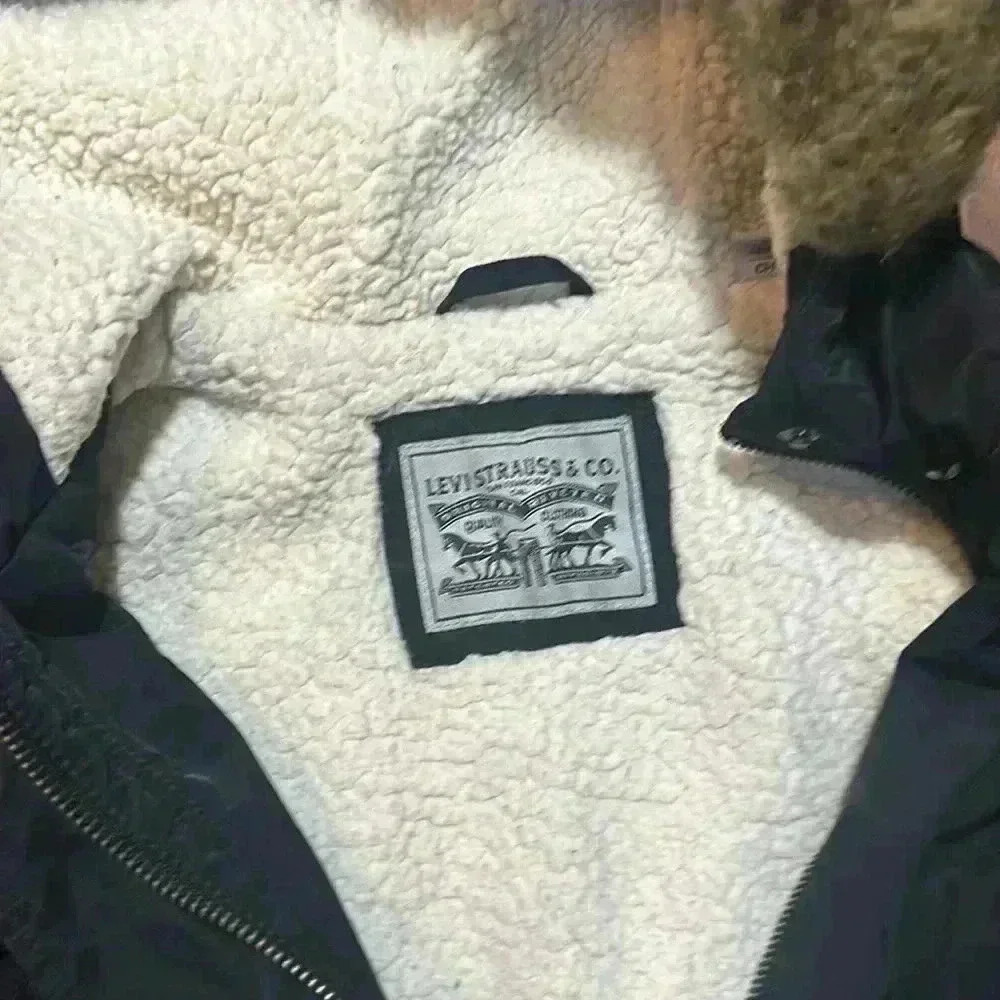 Levi’s Sherpa Lined Coat With Fur Lined Hood View 2